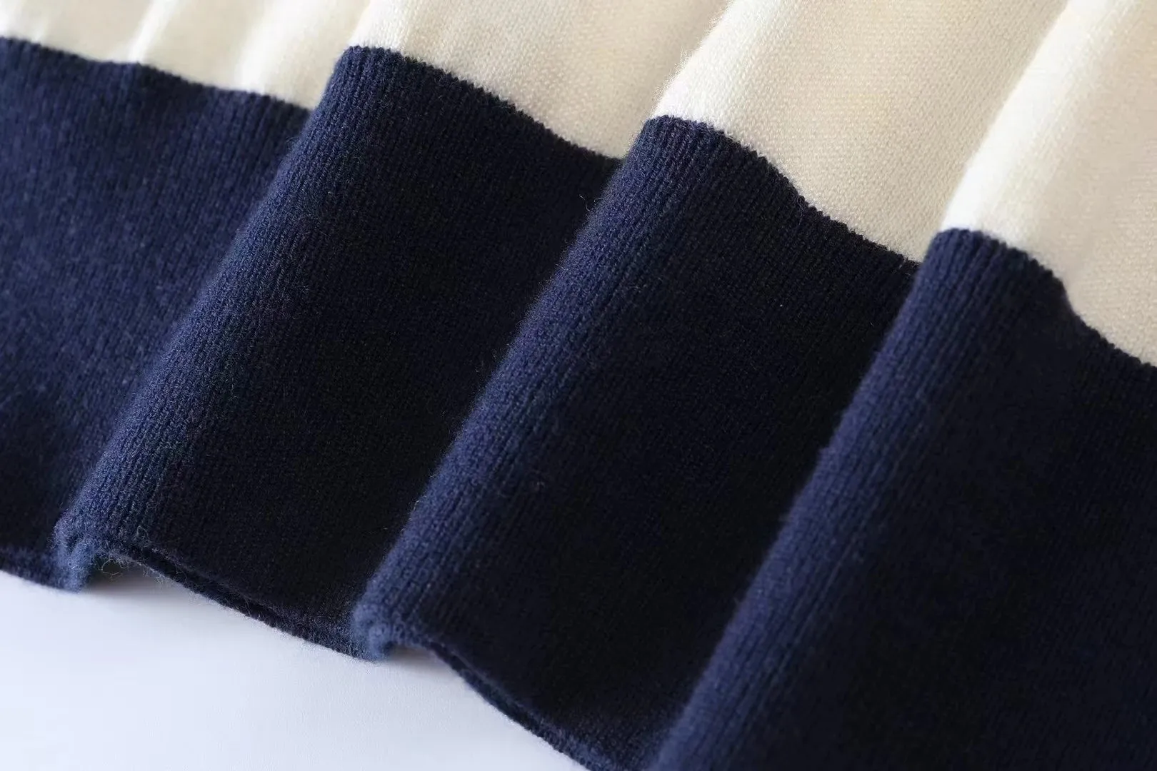 Fashion Contrast Striped Knitted Polo Shirt